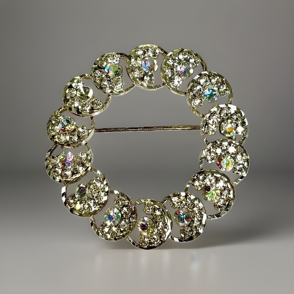 The Unbranded Brand Jewelry - Vintage‎ Iridescent Rhinestone Circle Wreath Brooch Sliver Tone Colorful Crystal